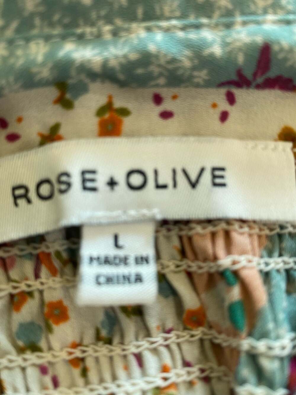Rose + Olive Floral Patchwork Smocked Blouse Size large - Picture 8 of 10